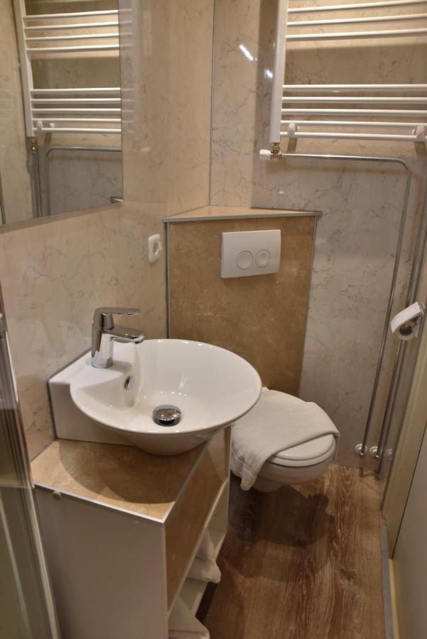 De La Frontiere Hotel 3*